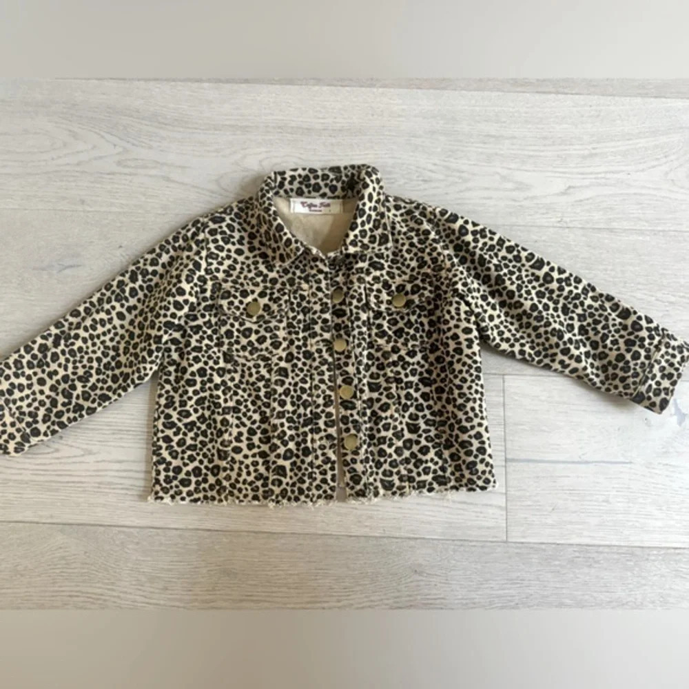 Coffee Talk girls  Cheetah print raw hem jeans jacket 5T